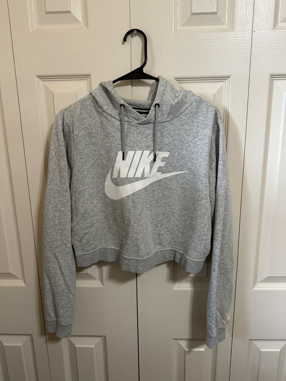 Nike Women’s Light Gray Cropped Hoodie with White Logo